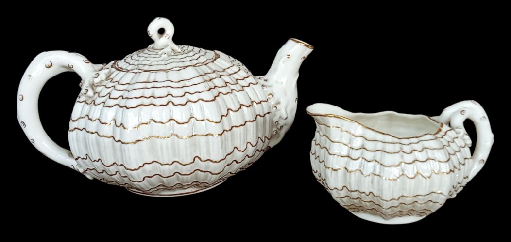 Ancienne Théière Ancien Crémier Porcelaine Belleek  Tridacna 19 Ème Siècle