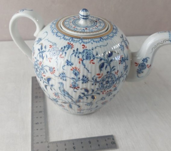 Ancienne théière en porcelaine, décor fleurs et oiseaux, Greiner Rauenstein