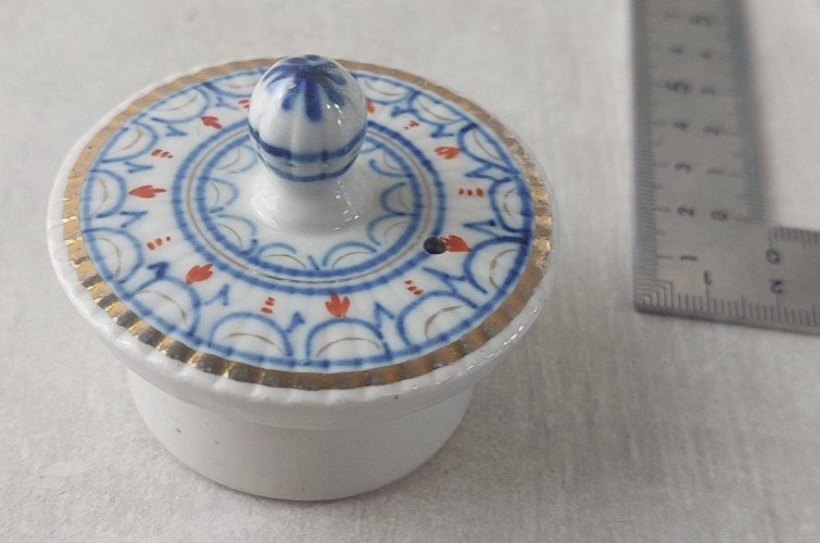 Ancienne théière en porcelaine, décor fleurs et oiseaux, Greiner Rauenstein