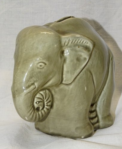 -ANCIENNE TIRELIRE A CASSER ELEPHANT BARBOTINE GRISE MADE IN FRANCE VITRINE   D
