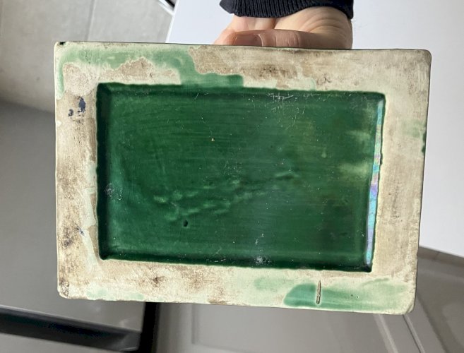 ancienne tirelire a casser en faience emaillee terre vernissee Saint Clement ?