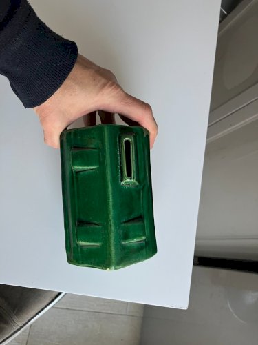 ancienne tirelire a casser en faience emaillee terre vernissee Saint Clement ?