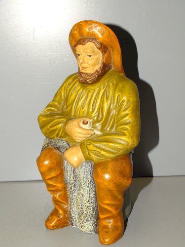 -ANCIENNE TIRELIRE A CASSER SOUVENIR de BORD de MER TERRE CUITE PECHEUR   D