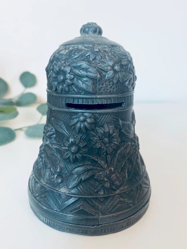 Ancienne tirelire cloche en régule plomb art populaire fleurs XIXe vintage