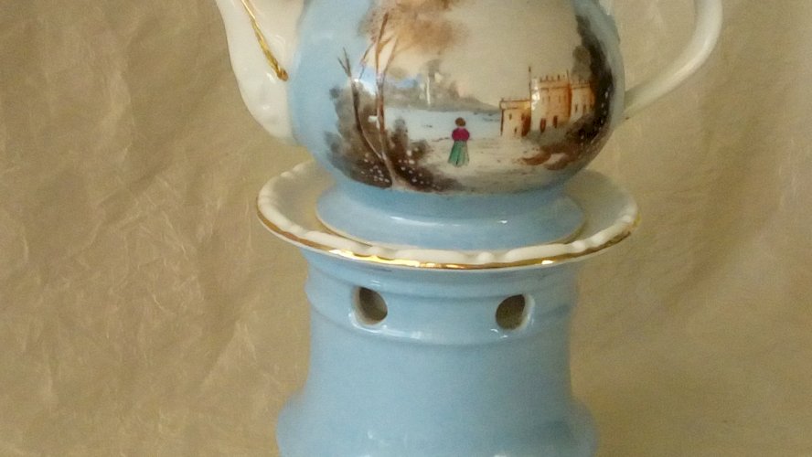 ANCIENNE TISANIERE EN PORCELAINE DE PARIS DECOR PAYSAGE FIN 19 éme debut 20 éme*