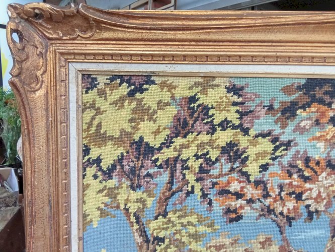 Ancienne Très Grande tapisserie broderie canevas Scène Chasse Cadre Doré Château