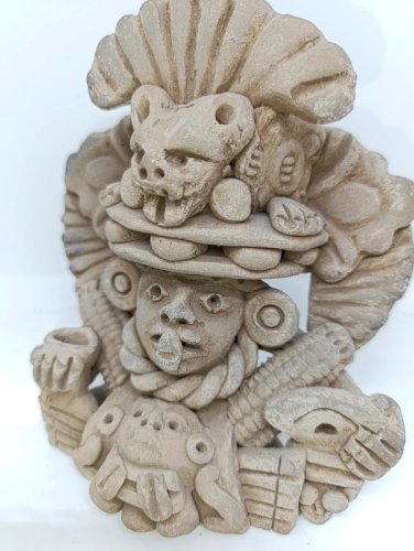 ancienne urne funéraire zapoteque mexique en bon etat   piece en terre cuite