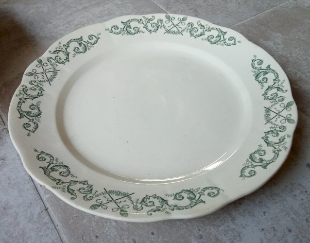Ancienne Vaisselle Assiette Plat Longchamp Modèle Trévise Terre de fer 34 pcs