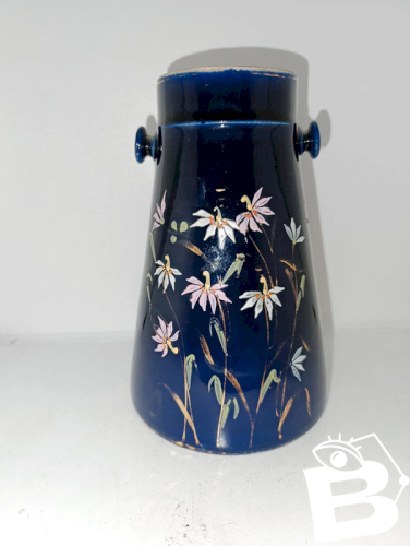 ancienne vase/pot attribué a la manufacture st uze en etat satisfaisant