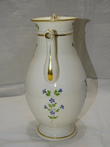-ANCIENNE VERSEUSE PORCELAINE MODELE AUX BARBEAUX EMPIRE début XIXe  D