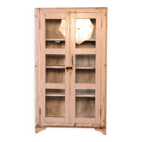 Ancienne vitrine en teck birman patine blanché-écrue