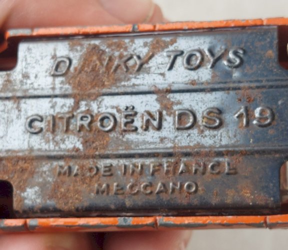 Ancienne voiture, Citroën DS 19, 24C, Dinky Toys ^