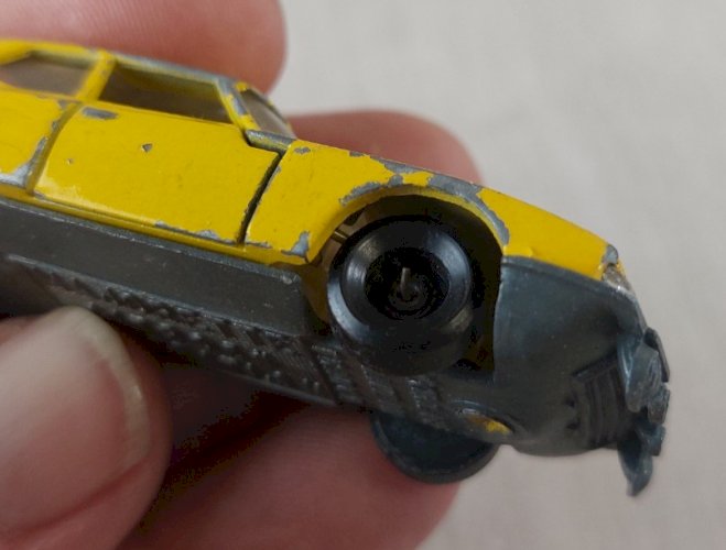 Ancienne voiture, Citroën Maserati SM jaune, Majorette ^