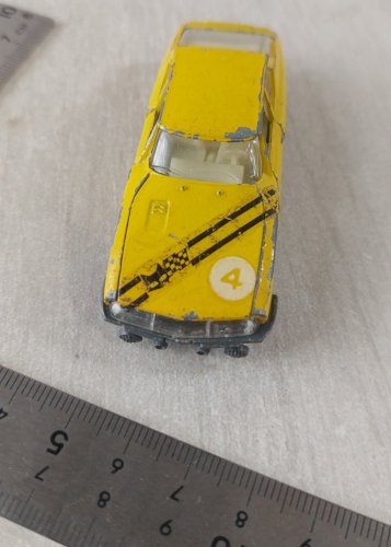 Ancienne voiture, Citroën Maserati SM jaune, Majorette ^
