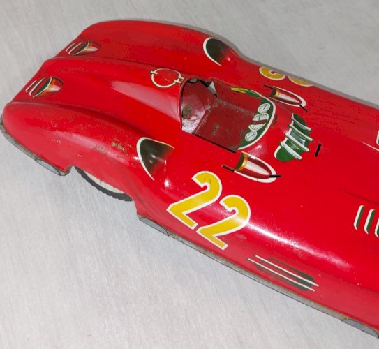 Ancienne voiture de course en tôle, Mercedes 22, Joustra