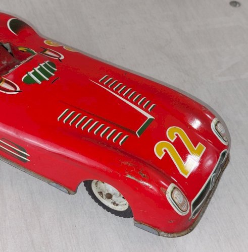 Ancienne voiture de course en tôle, Mercedes 22, Joustra