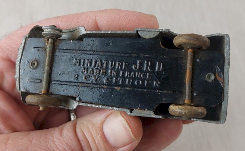 Ancienne voiture en métal, 2 CV fourgon Citroën, miniature JRD