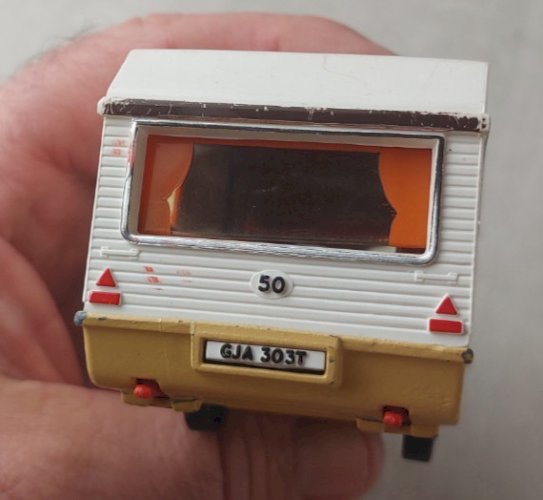 Ancienne voiture, en métal, Jaguar XJ12 + caravane Europa, Matchbox