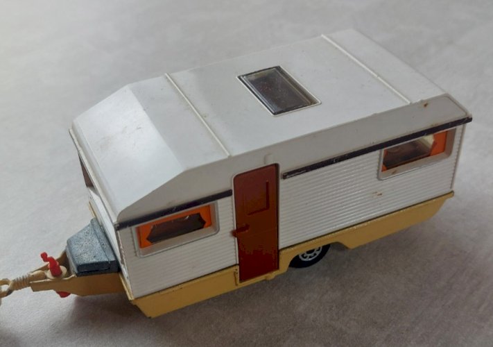 Ancienne voiture, en métal, Jaguar XJ12 + caravane Europa, Matchbox