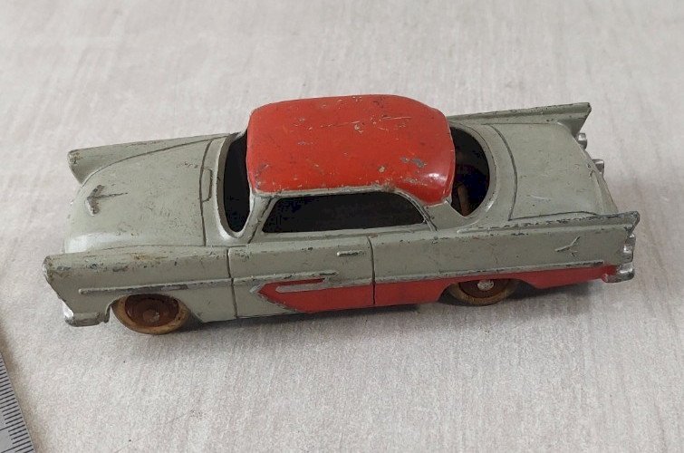 Ancienne voiture en métal, Plymouth Belvédère, 24D, Dinky Toys