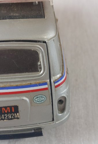 Ancienne voiture en plastique, Renault 4 Route du Monde, Burago, 1/24