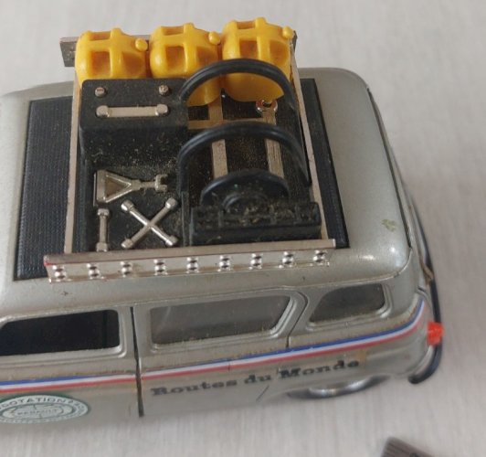 Ancienne voiture en plastique, Renault 4 Route du Monde, Burago, 1/24