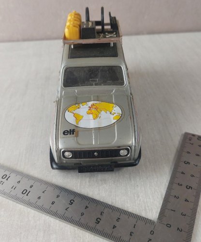 Ancienne voiture en plastique, Renault 4 Route du Monde, Burago, 1/24