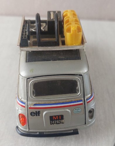 Ancienne voiture en plastique, Renault 4 Route du Monde, Burago, 1/24
