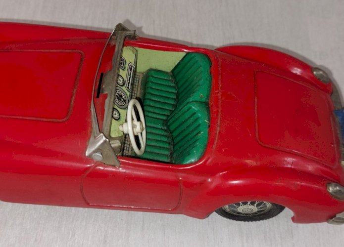 Ancienne voiture en tôle à friction, MG-3061, Trademark TM Modern Toys Japan
