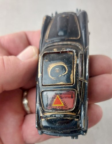 Ancienne voiture, James Bond, Aston Martin DB5, Corgi Toys ^