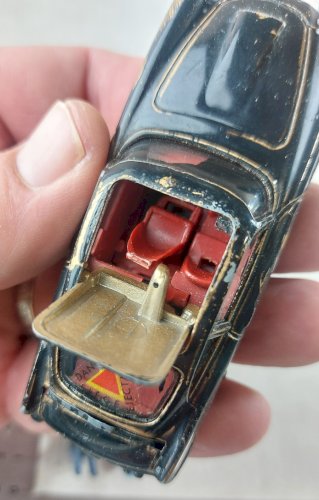 Ancienne voiture, James Bond, Aston Martin DB5, Corgi Toys ^