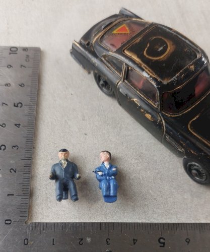 Ancienne voiture, James Bond, Aston Martin DB5, Corgi Toys ^