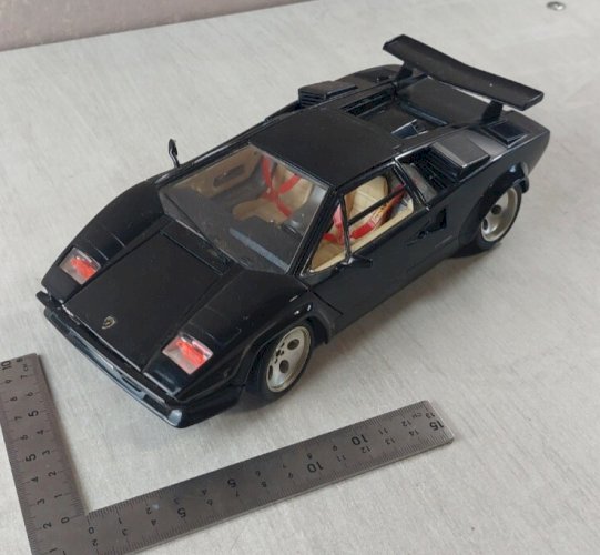 Ancienne voiture Lamborghini Countach 1988, Burago, 1/18