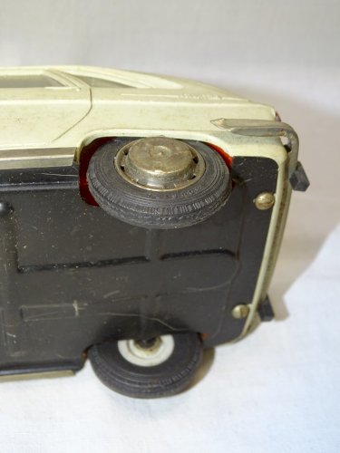- ANCIENNE VOITURE RENAULT 16 A FRICTION PNEUS Marqués JOUSTRA JOUET ANCIEN