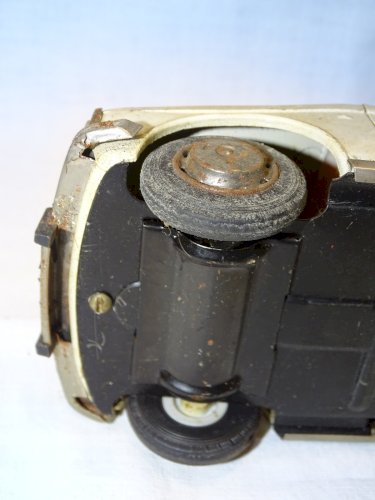 - ANCIENNE VOITURE RENAULT 16 A FRICTION PNEUS Marqués JOUSTRA JOUET ANCIEN