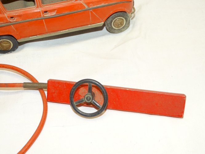 - ANCIENNE VOITURE RENAULT 4L FILOGUIDEE JOUSTRA JUS DE GRENIER JOUET ANCIEN