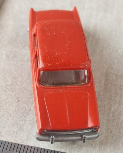 Ancienne voiture rouge, Fiat 1800, Lego, 1/87 en HO ^