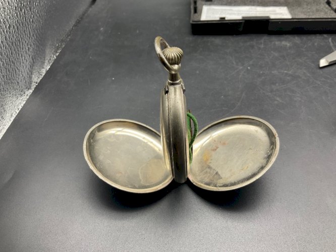 Ancienne volts mètres en forme de Montre Gousset