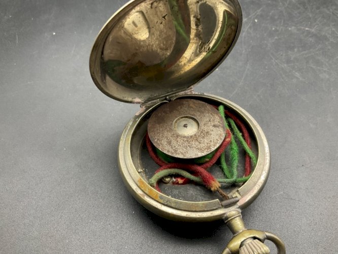 Ancienne volts mètres en forme de Montre Gousset