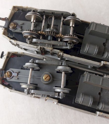 Anciennes automotrice et remorque d'extrémité, Budd rame inox Z5100, Jouef en HO ^