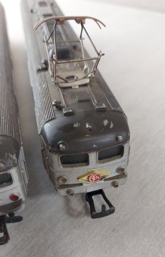 Anciennes automotrice et remorque d'extrémité, Budd rame inox Z5100, Jouef en HO ^