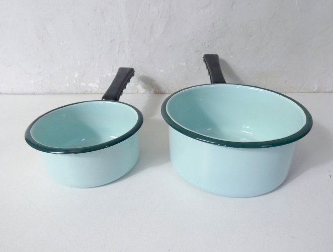 anciennes casseroles émaillées mint vintage
