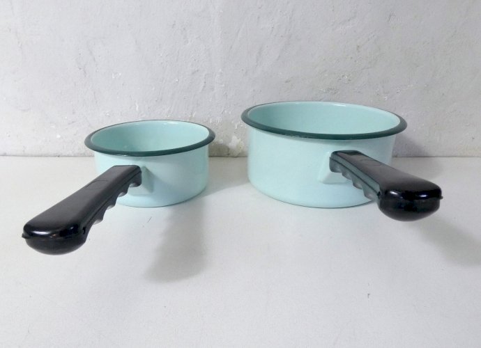 anciennes casseroles émaillées mint vintage