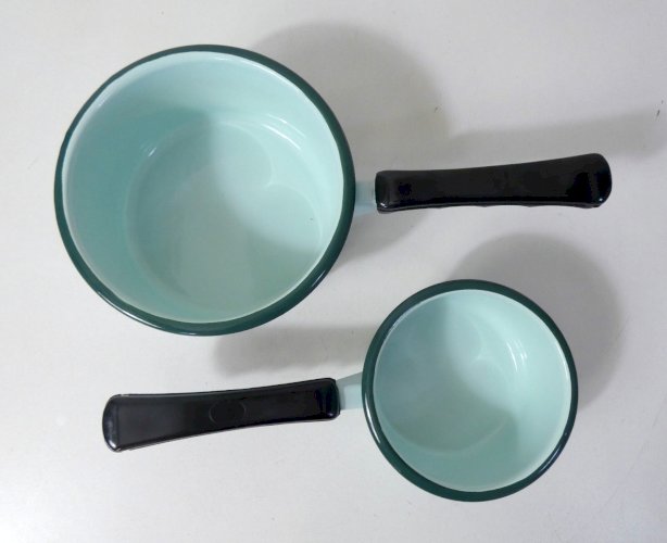 anciennes casseroles émaillées mint vintage