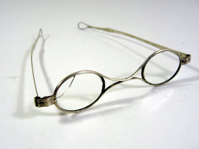 Anciennes lunettes 1900 monture argent, poinçons, étui velours noir