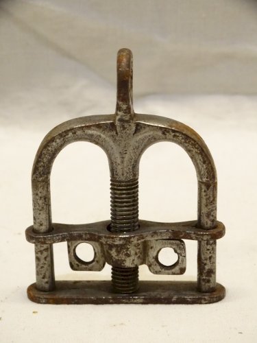 -ANCIENNES MENOTTES POUCETTE DE GENDARME FRANCE XIXe collection vitrine    D