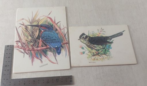 Old tiles / wall plaques, on ceramic, birds