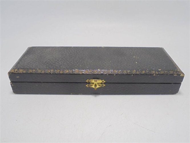 Anciens couteaux à dessert