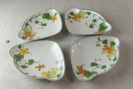 Old saucers / small bowls, Geranium design, made of Villeroy & Boch ceramic.