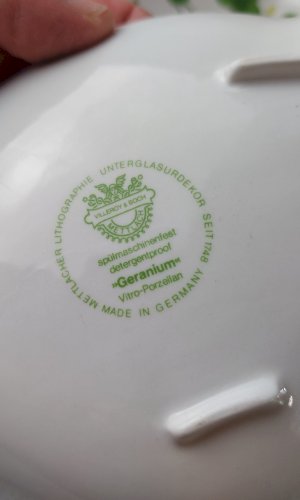 Anciens raviers / coupelles, décor Géranium, en céramique de Villeroy & Boch
